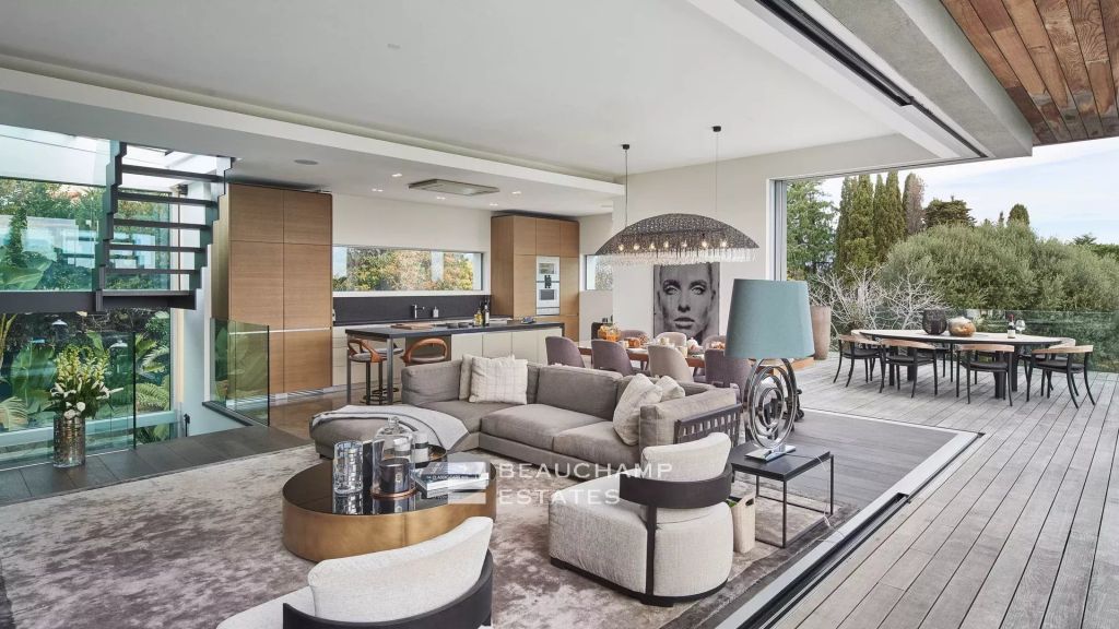 Cap d’Antibes Contemporary Villa of 5 bedrooms