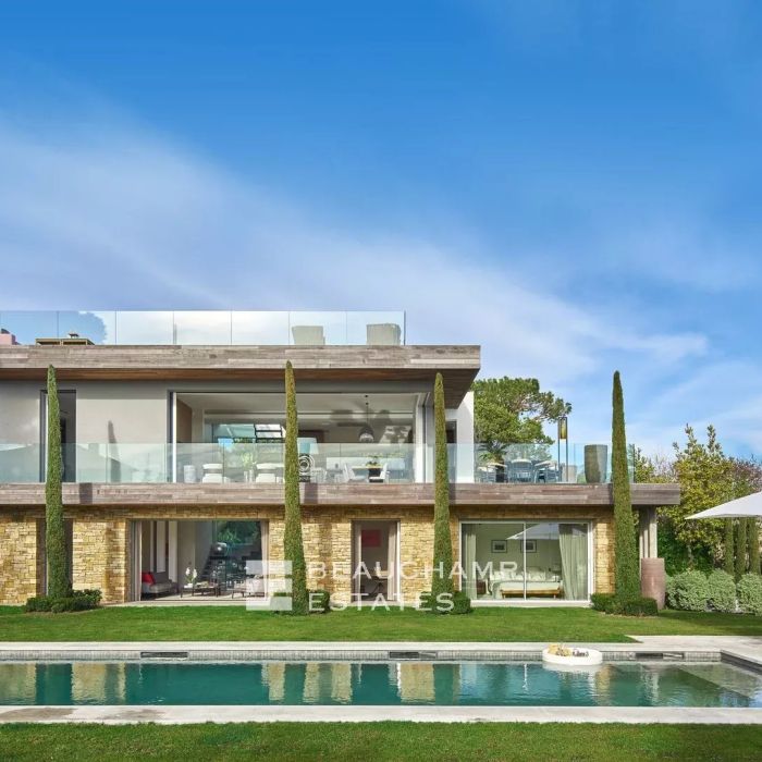 Cap d’Antibes Contemporary Villa of 5 bedrooms