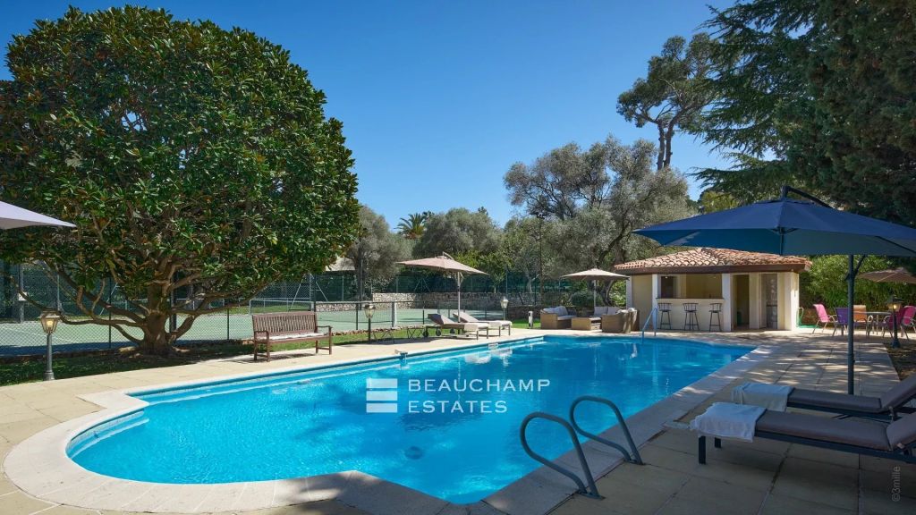 Cap d’Antibes, west side awesome waterfront property