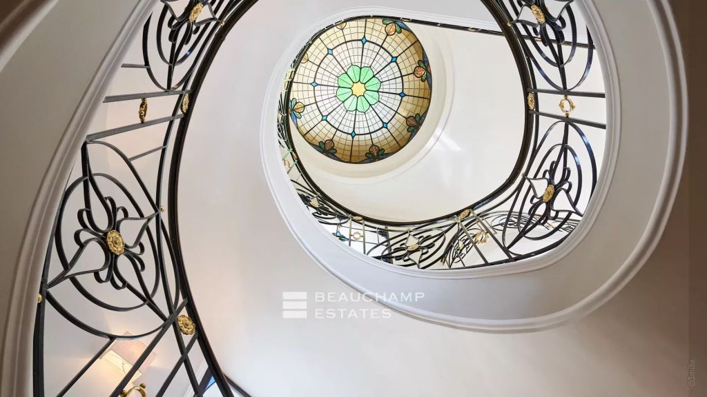 Cap d’Antibes, west side awesome waterfront property