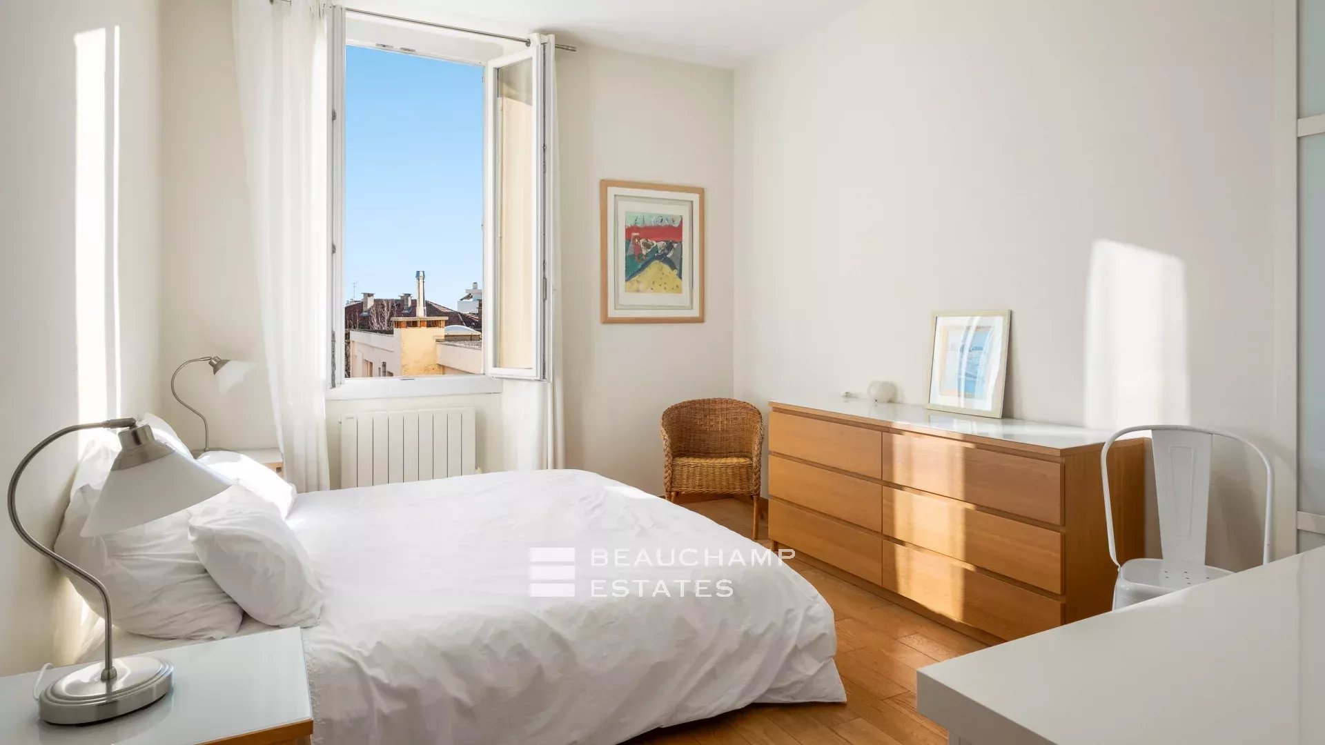 Charming 3 bedroom apartments – Cannes center Charming 3 bedroom apartments – Cannes center