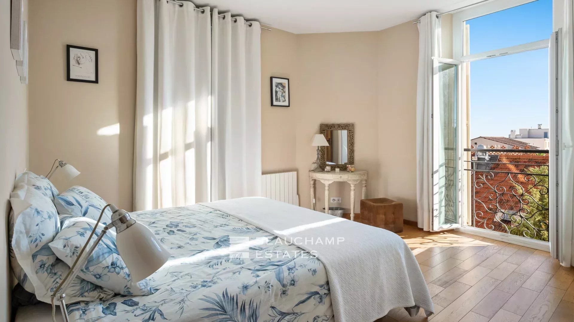 Charming 3 bedroom apartments – Cannes center Charming 3 bedroom apartments – Cannes center