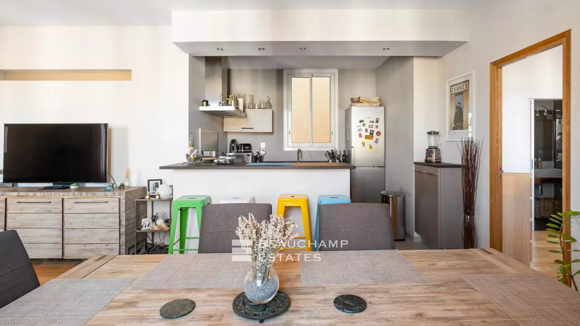 Charming 3 bedroom apartments – Cannes center Charming 3 bedroom apartments – Cannes center