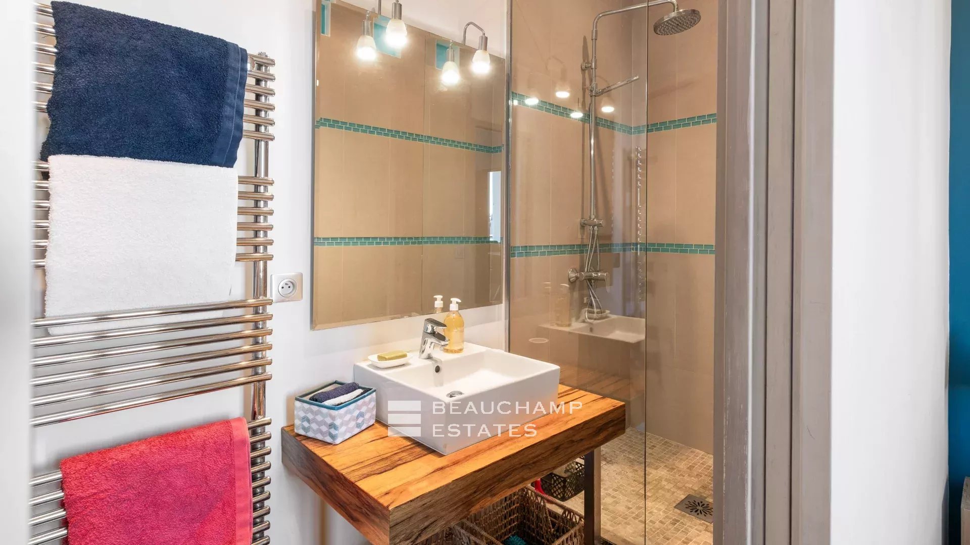 Charming 3 bedroom apartments – Cannes center Charming 3 bedroom apartments – Cannes center