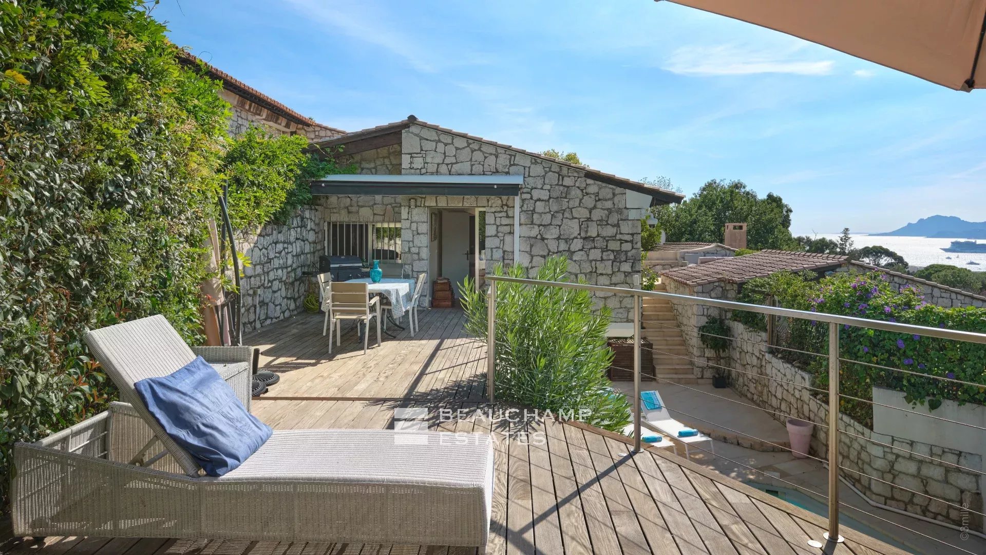 Charming 3 bedroom villa with pool and terraces – Cannes Monfleurry Charming 3 bedroom villa with pool and terraces – Cannes Monfleurry