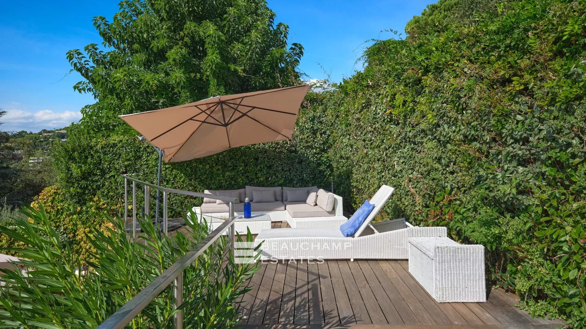 Charming 3 bedroom villa with pool and terraces – Cannes Monfleurry Charming 3 bedroom villa with pool and terraces – Cannes Monfleurry