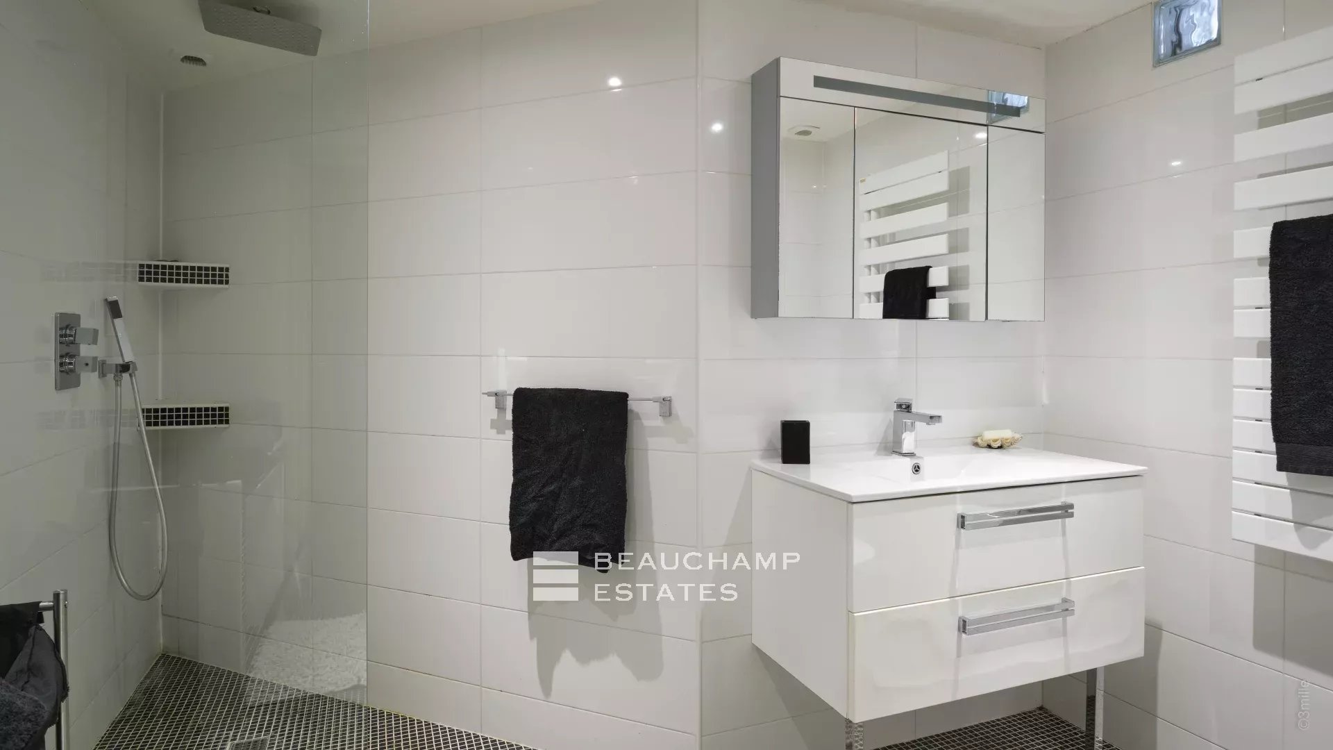 Charming 3 bedroom villa with pool and terraces – Cannes Monfleurry Charming 3 bedroom villa with pool and terraces – Cannes Monfleurry