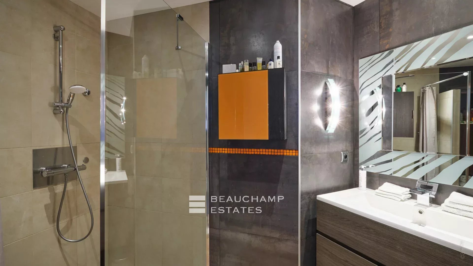 Charming 3 bedroom villa with pool and terraces – Cannes Monfleurry Charming 3 bedroom villa with pool and terraces – Cannes Monfleurry