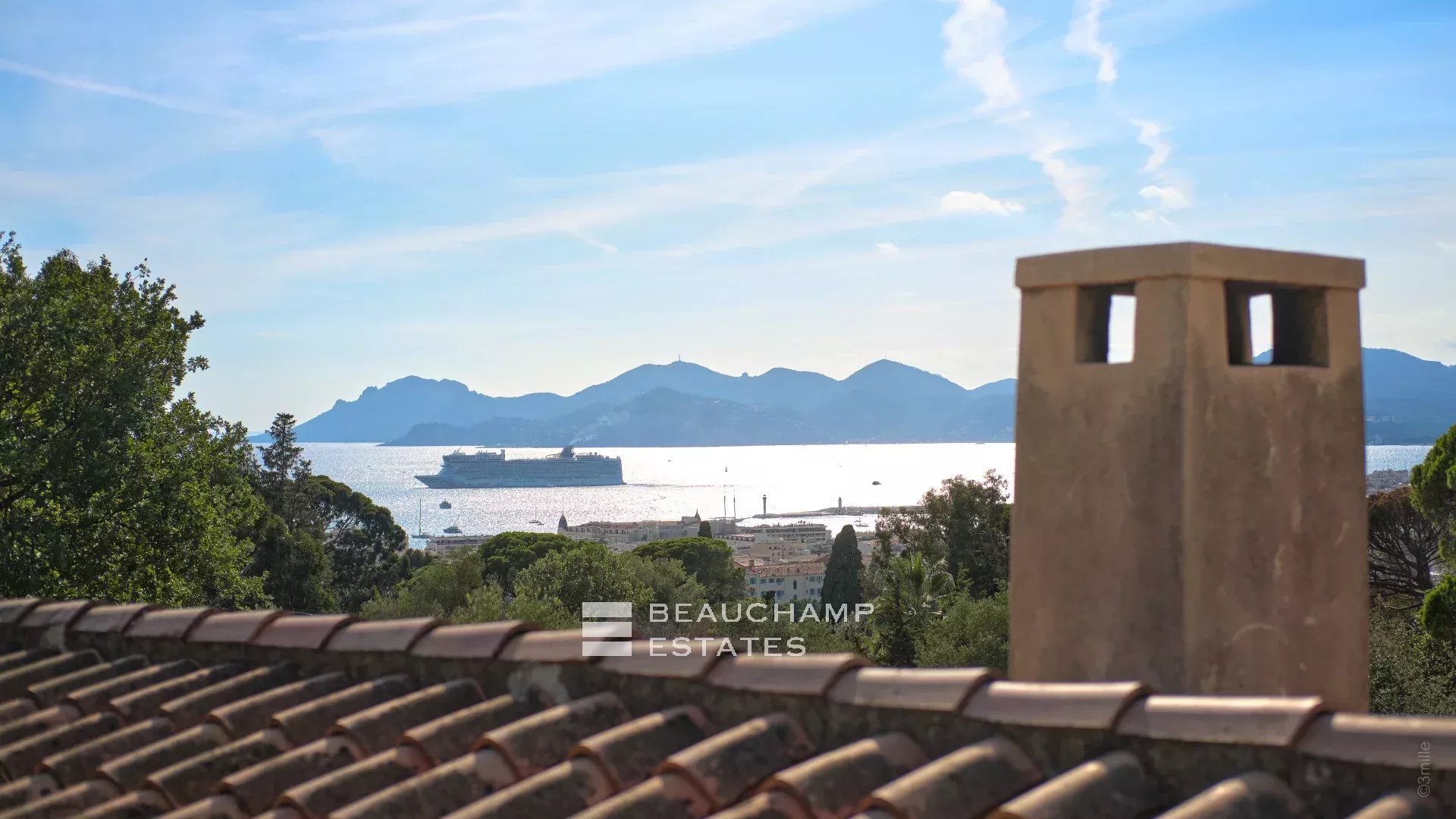 Charming 3 bedroom villa with pool and terraces – Cannes Monfleurry Charming 3 bedroom villa with pool and terraces – Cannes Monfleurry