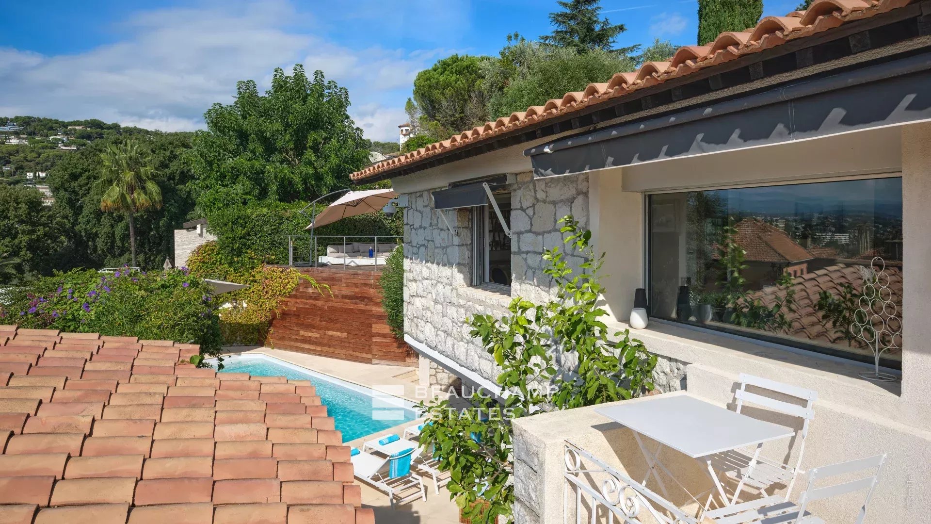 Charming 3 bedroom villa with pool and terraces – Cannes Monfleurry Charming 3 bedroom villa with pool and terraces – Cannes Monfleurry