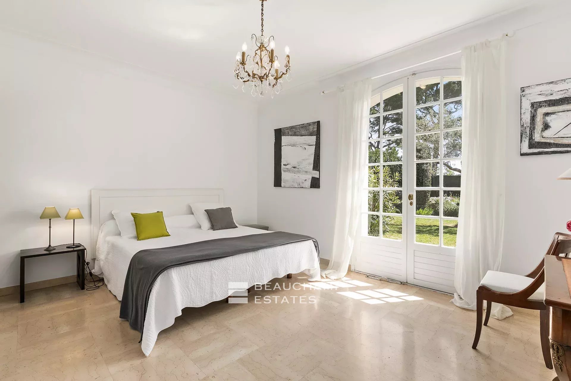 Jolie villa provençale 4 chambres dans les hauteurs de Cannes Charming 4-bedroom Provençal villa in the hills of Cannes