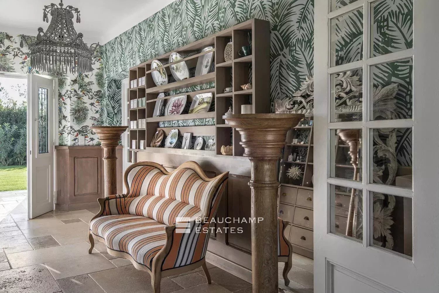 Villa de charmes de 6 chambres à proximité du vieil Antibes Charming 6-bedroom villa near Old Antibes