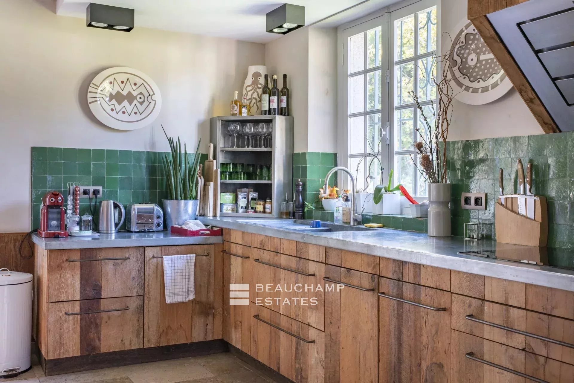 Villa de charmes de 6 chambres à proximité du vieil Antibes Charming 6-bedroom villa near Old Antibes