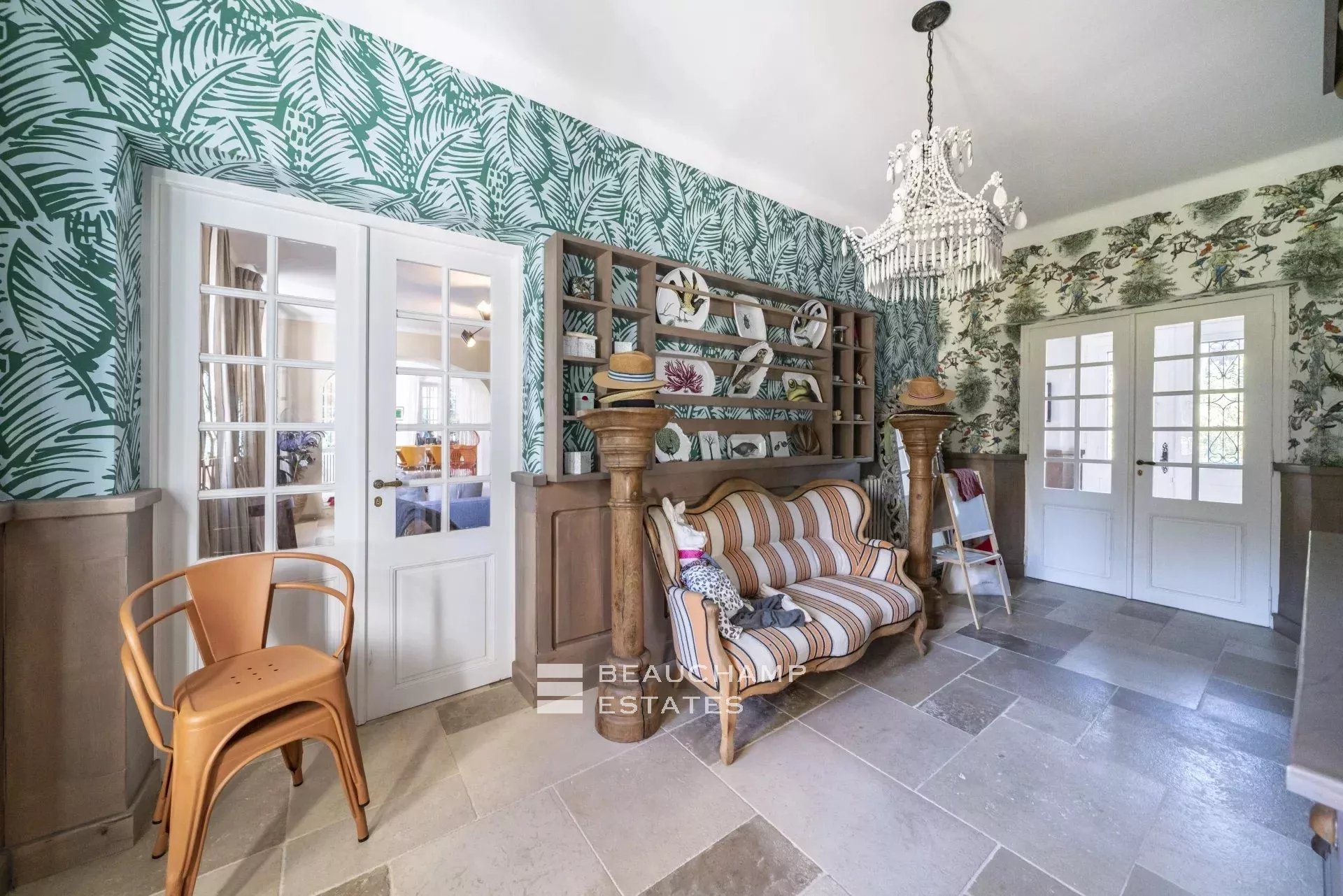 Villa de charmes de 6 chambres à proximité du vieil Antibes Charming 6-bedroom villa near Old Antibes