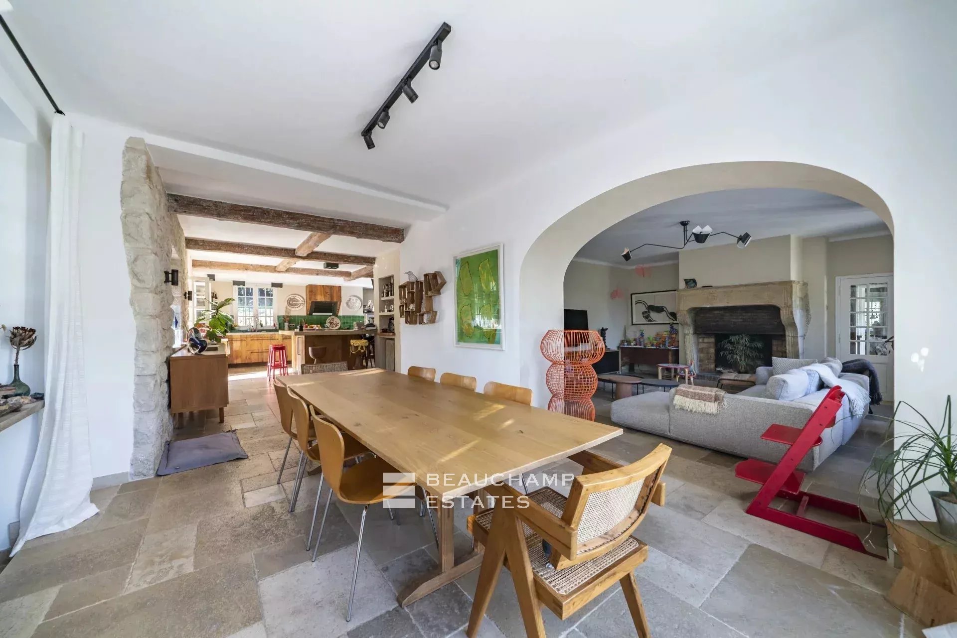 Villa de charmes de 6 chambres à proximité du vieil Antibes Charming 6-bedroom villa near Old Antibes