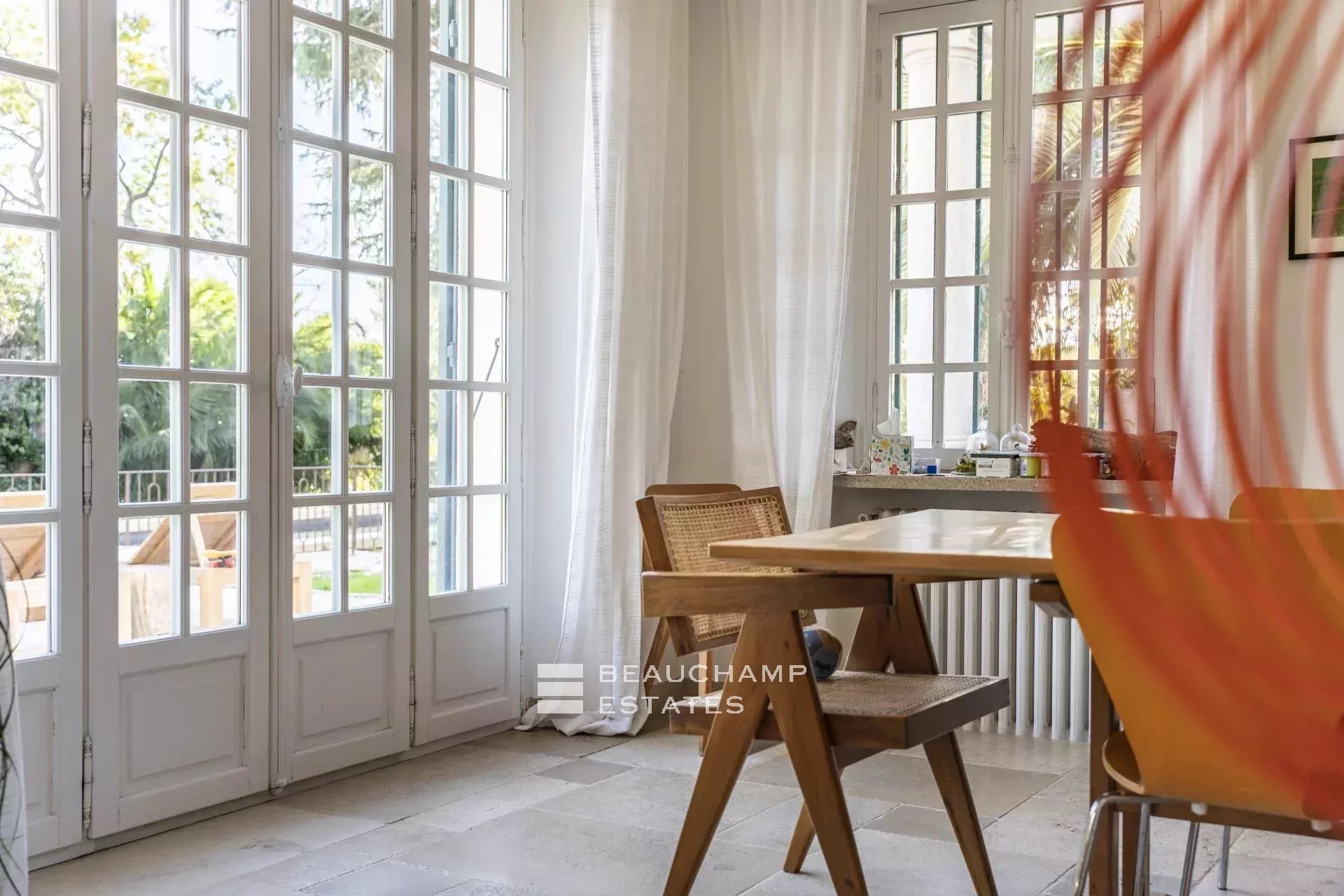 Villa de charmes de 6 chambres à proximité du vieil Antibes Charming 6-bedroom villa near Old Antibes