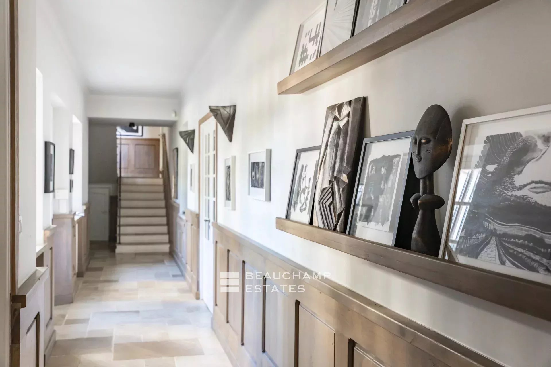 Villa de charmes de 6 chambres à proximité du vieil Antibes Charming 6-bedroom villa near Old Antibes