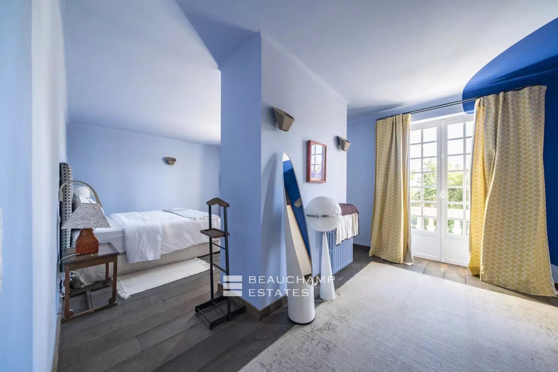 Villa de charmes de 6 chambres à proximité du vieil Antibes Charming 6-bedroom villa near Old Antibes