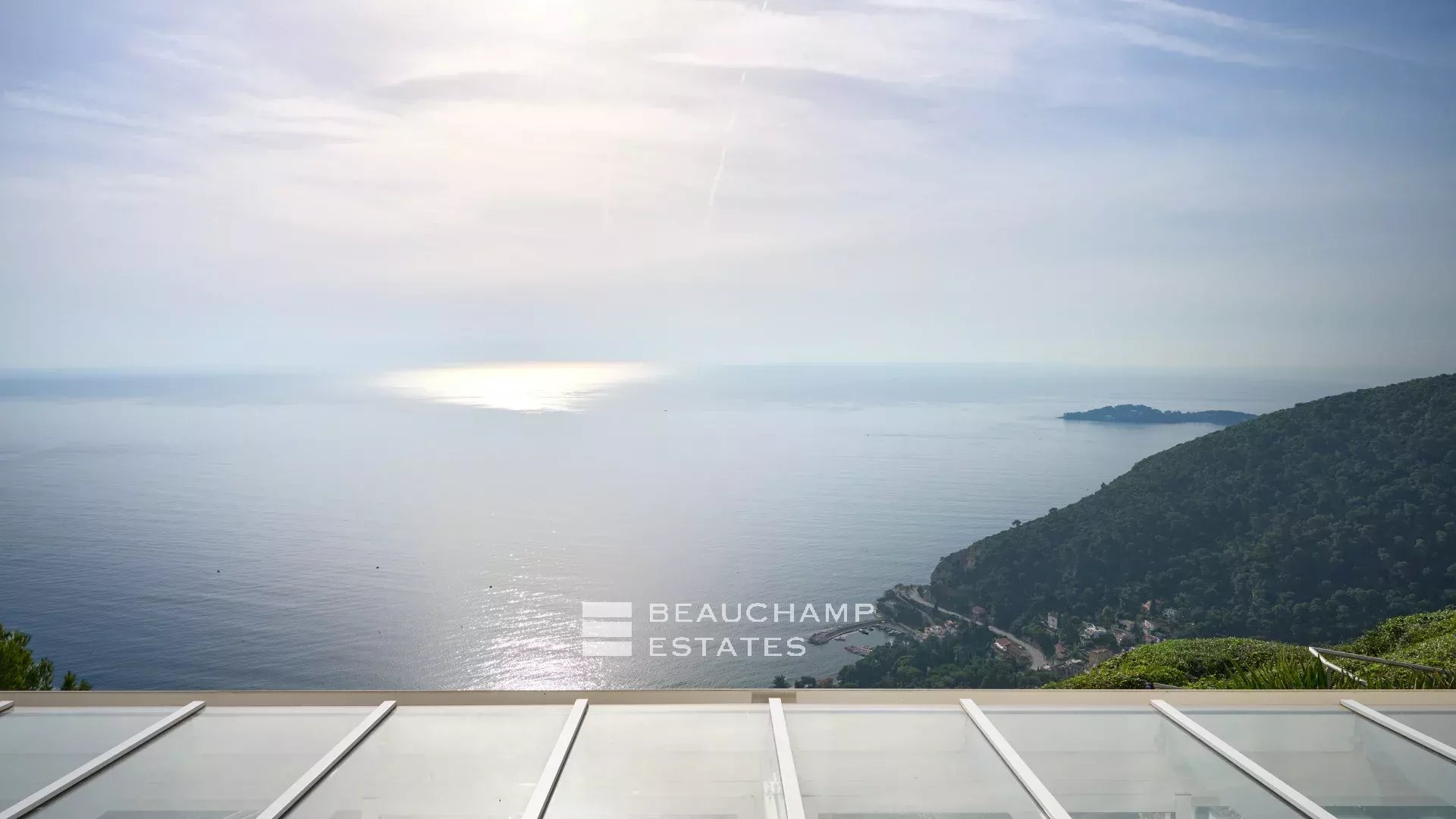 Charming contemporary villa with 4 bedrooms in Eze Charming contemporary villa with 4 bedrooms in Eze