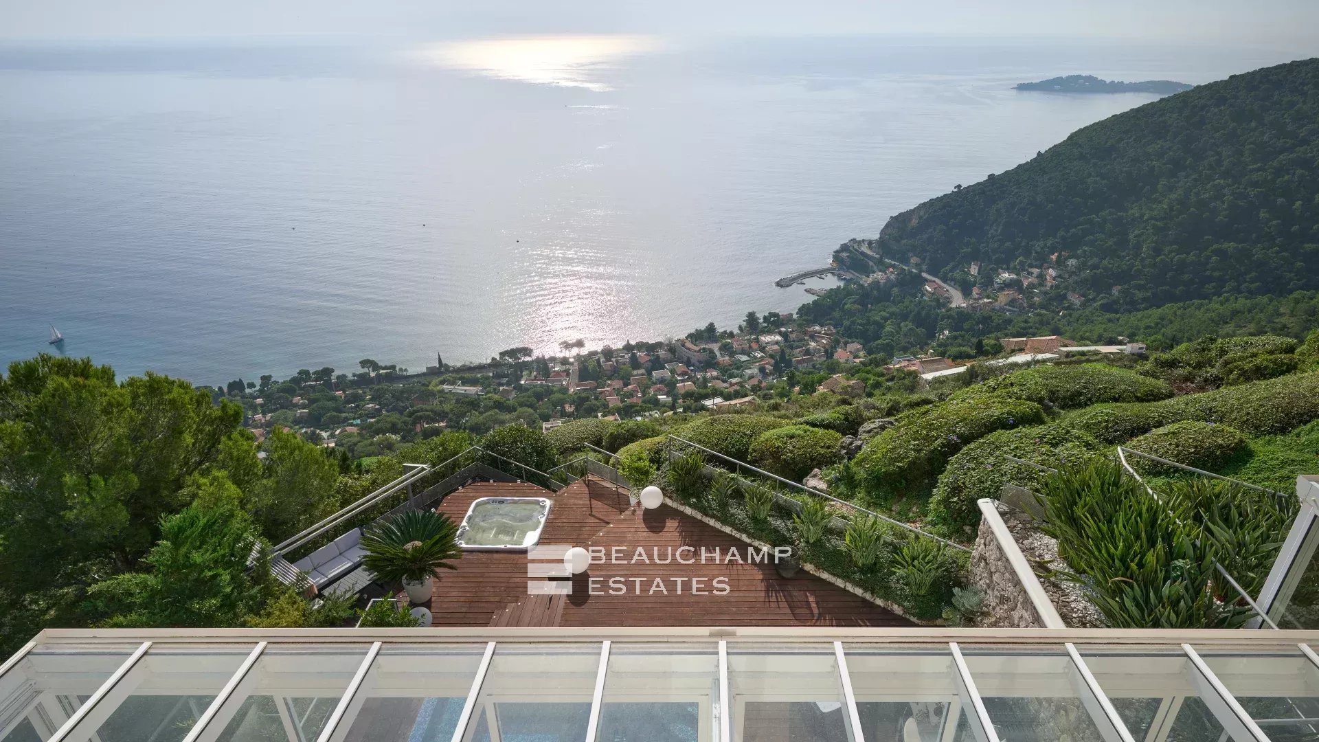 Charming contemporary villa with 4 bedrooms in Eze Charming contemporary villa with 4 bedrooms in Eze