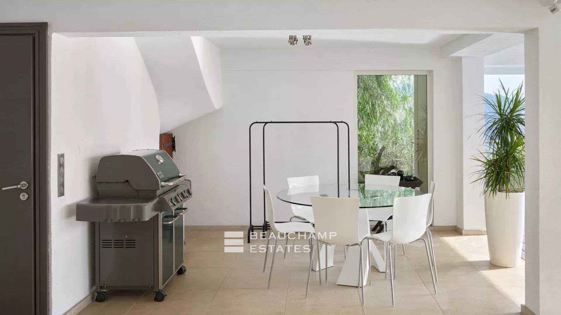 Charming contemporary villa with 4 bedrooms in Eze Charming contemporary villa with 4 bedrooms in Eze