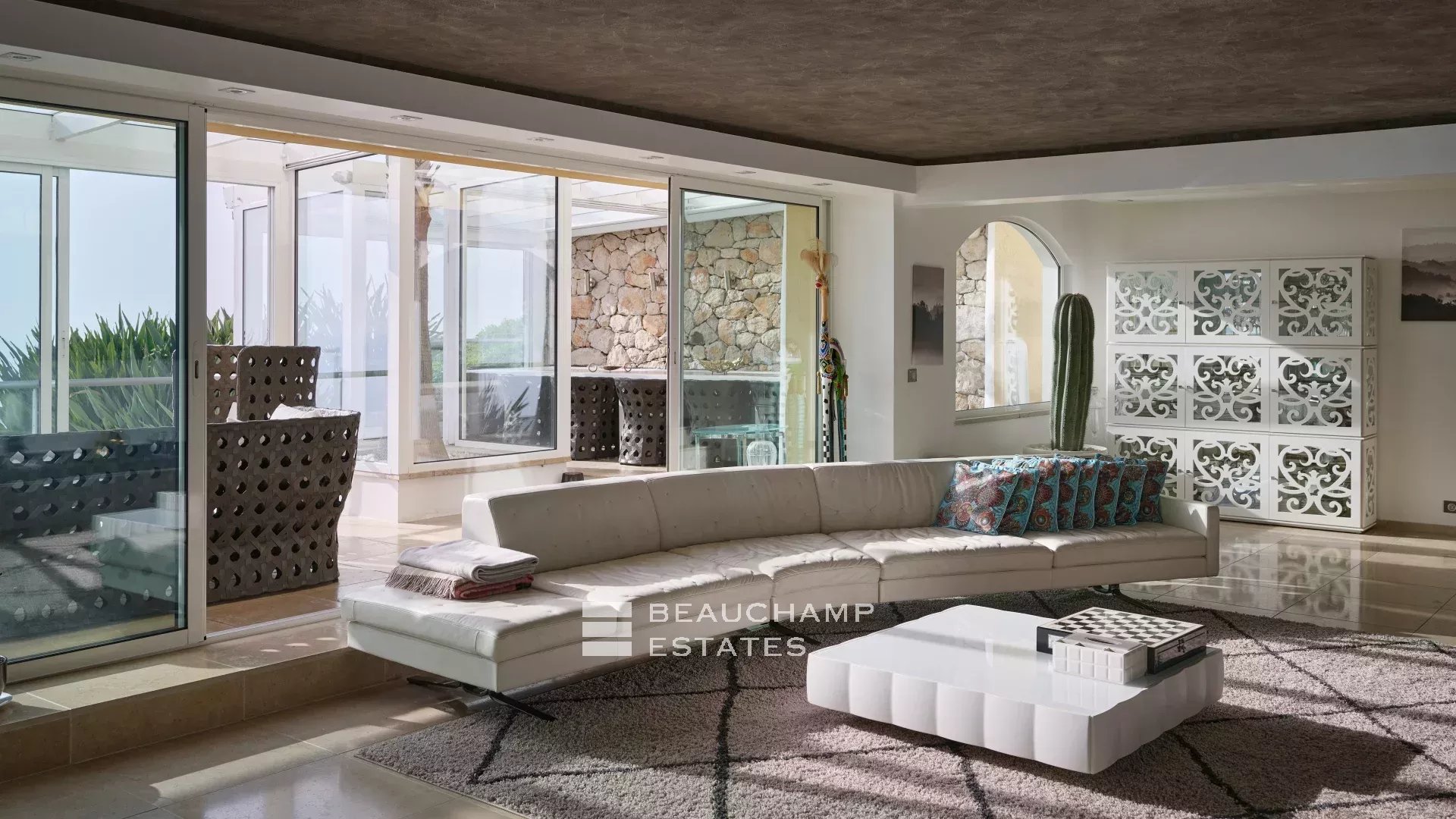 Charming contemporary villa with 4 bedrooms in Eze Charming contemporary villa with 4 bedrooms in Eze