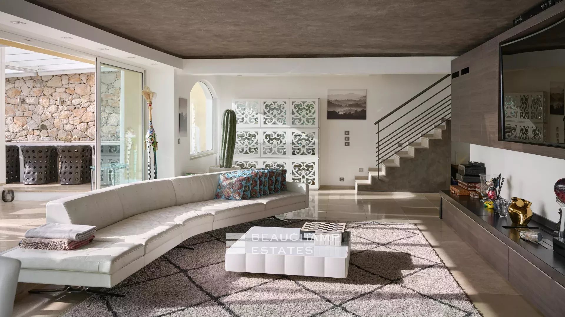 Charming contemporary villa with 4 bedrooms in Eze Charming contemporary villa with 4 bedrooms in Eze
