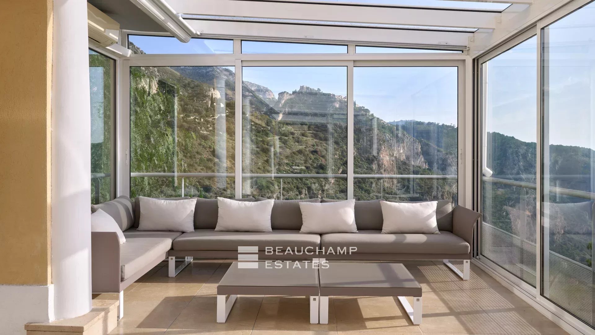 Charming contemporary villa with 4 bedrooms in Eze Charming contemporary villa with 4 bedrooms in Eze