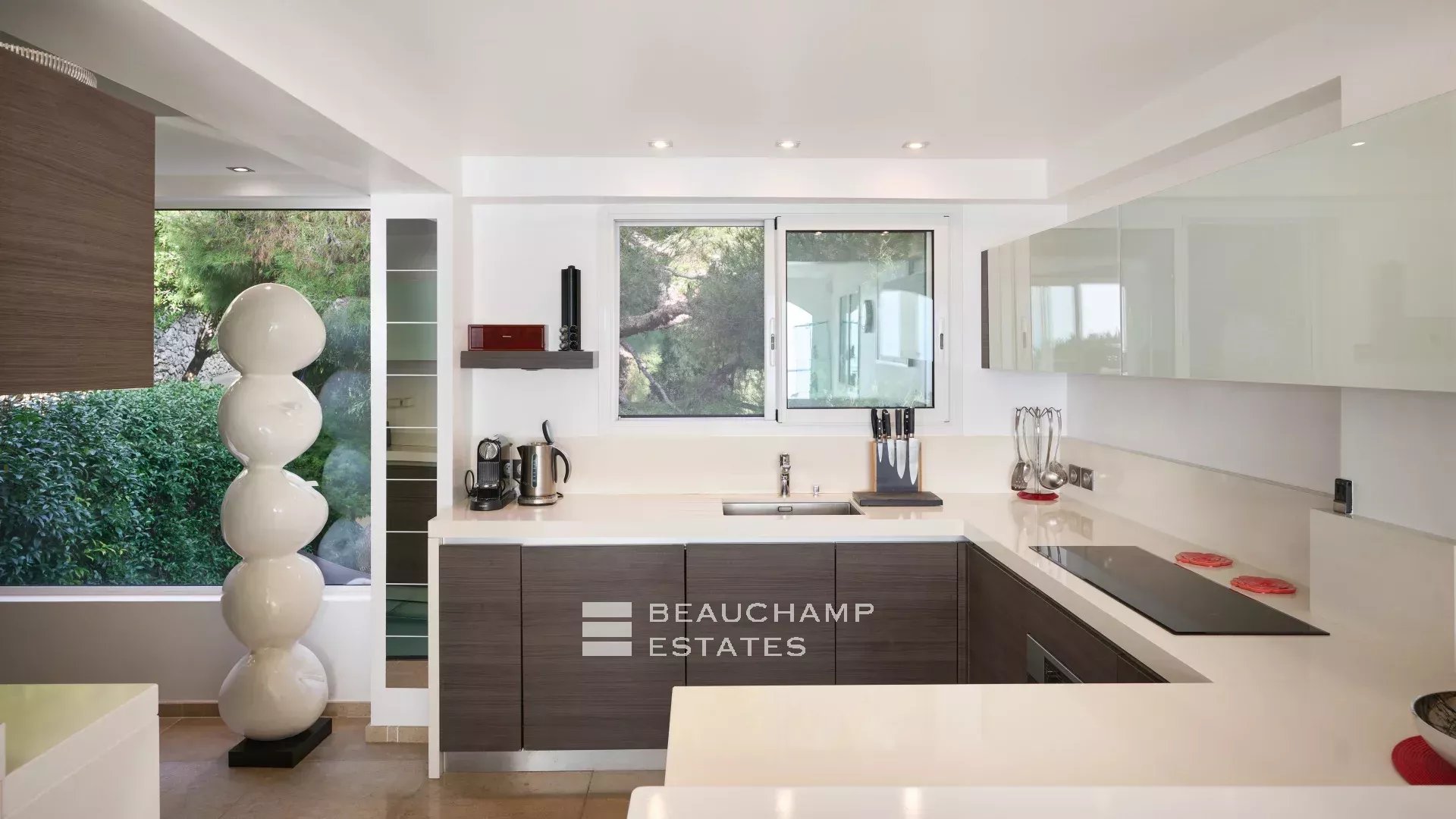 Charming contemporary villa with 4 bedrooms in Eze Charming contemporary villa with 4 bedrooms in Eze