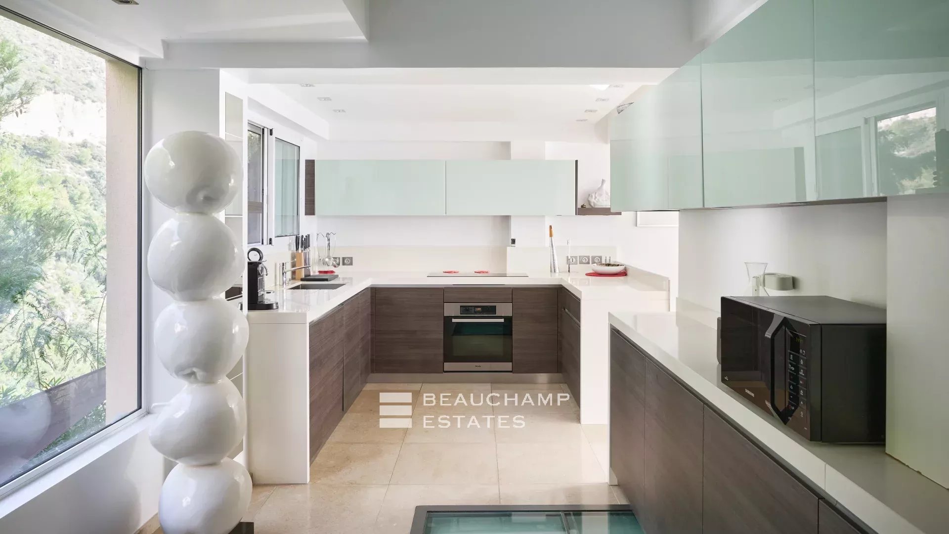 Charming contemporary villa with 4 bedrooms in Eze Charming contemporary villa with 4 bedrooms in Eze