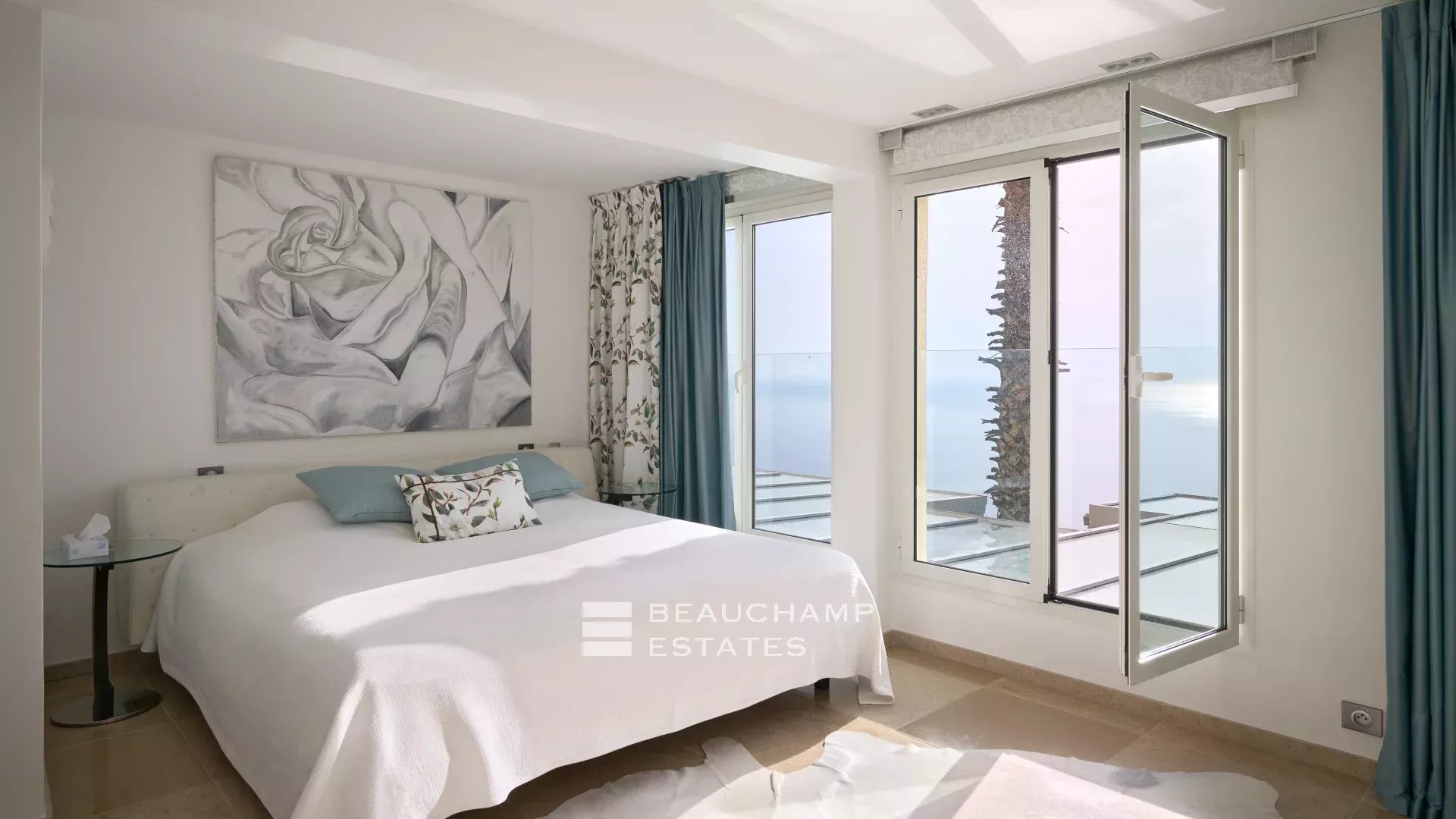 Charming contemporary villa with 4 bedrooms in Eze Charming contemporary villa with 4 bedrooms in Eze