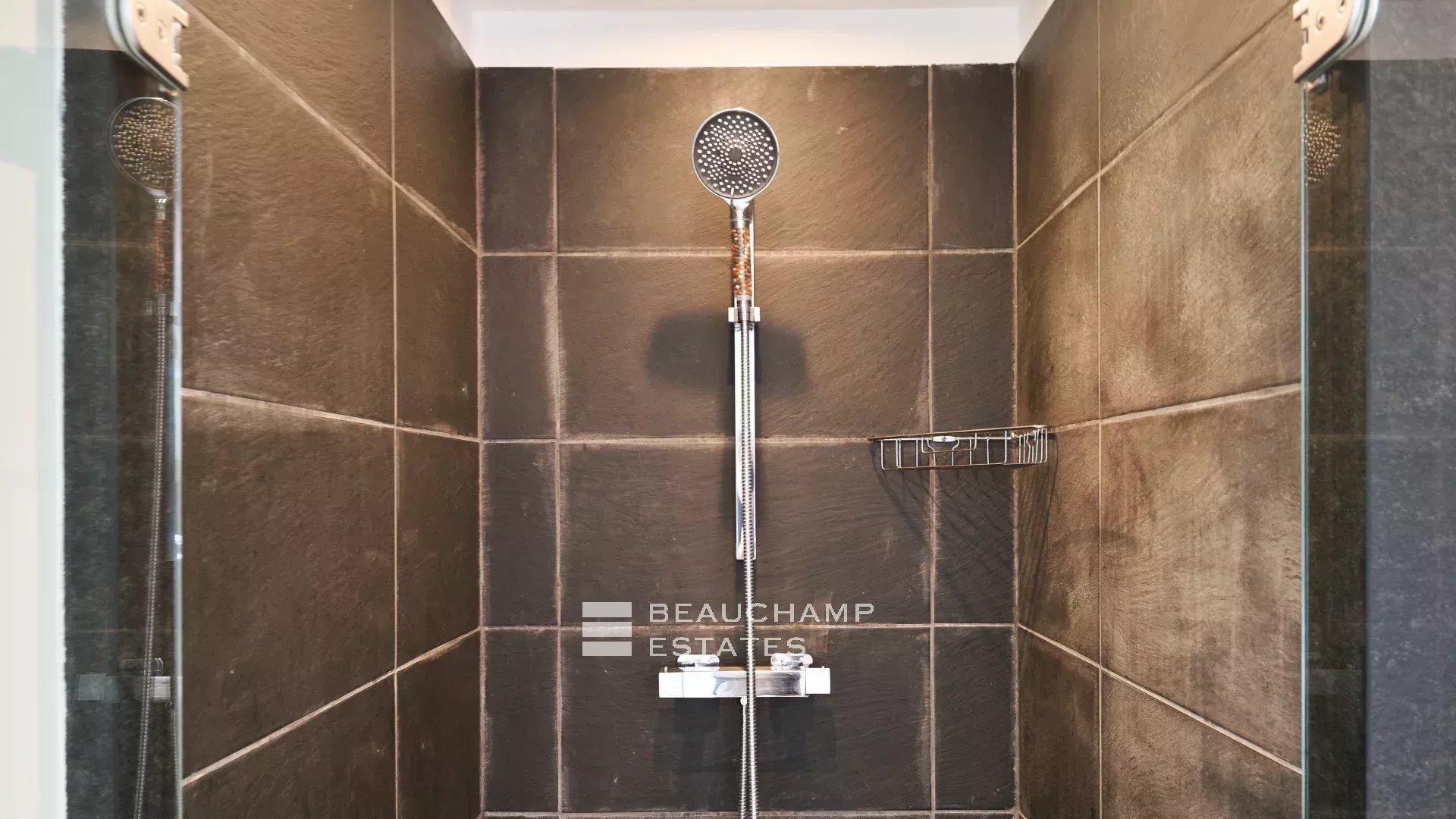 Charming contemporary villa with 4 bedrooms in Eze Charming contemporary villa with 4 bedrooms in Eze