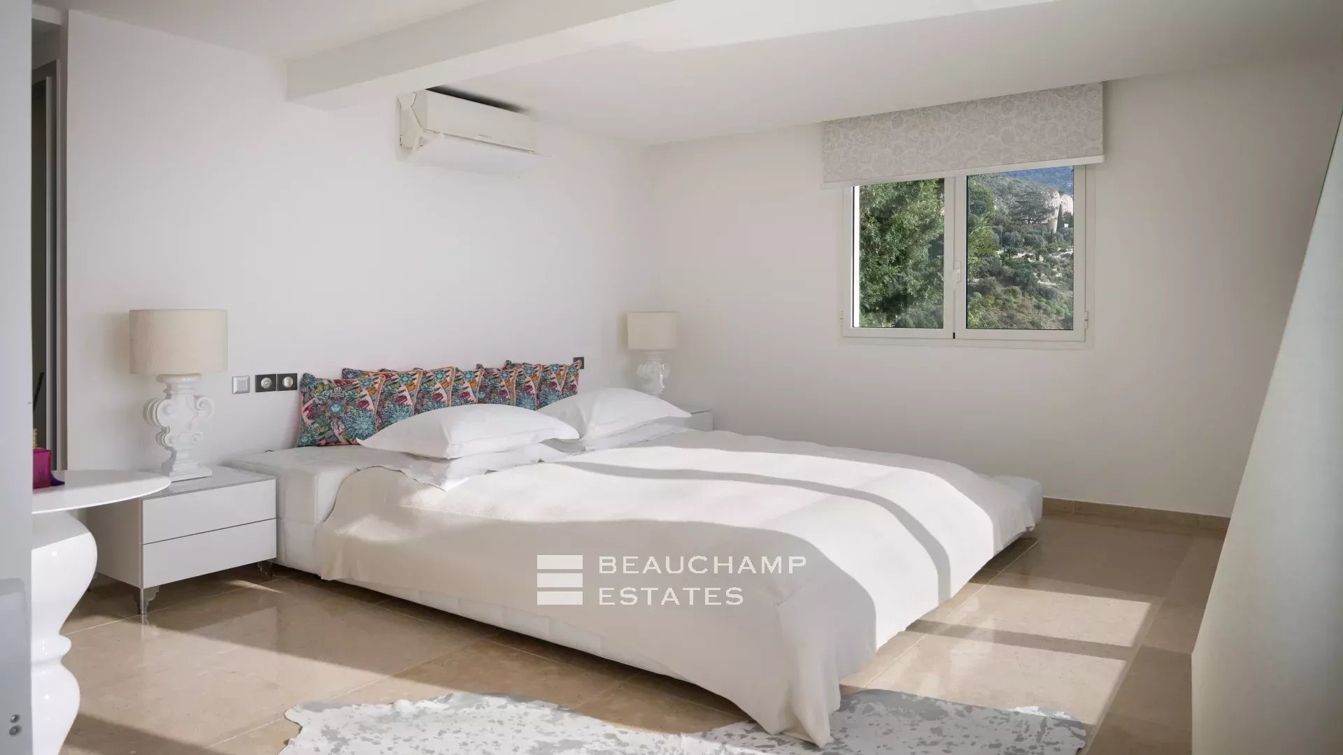 Charming contemporary villa with 4 bedrooms in Eze Charming contemporary villa with 4 bedrooms in Eze