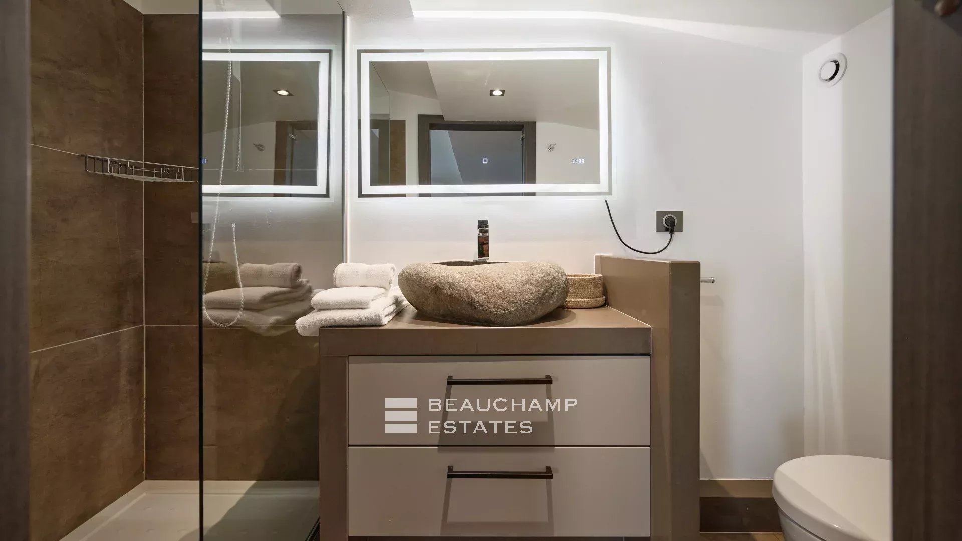 Charming contemporary villa with 4 bedrooms in Eze Charming contemporary villa with 4 bedrooms in Eze