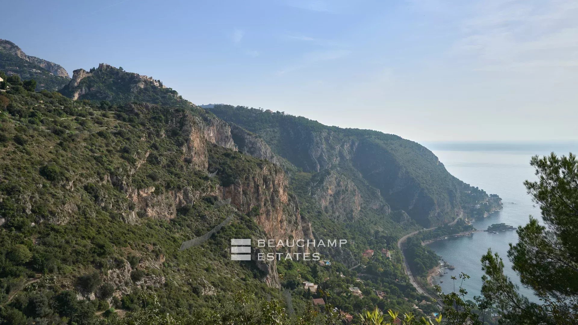 Charming contemporary villa with 4 bedrooms in Eze Charming contemporary villa with 4 bedrooms in Eze