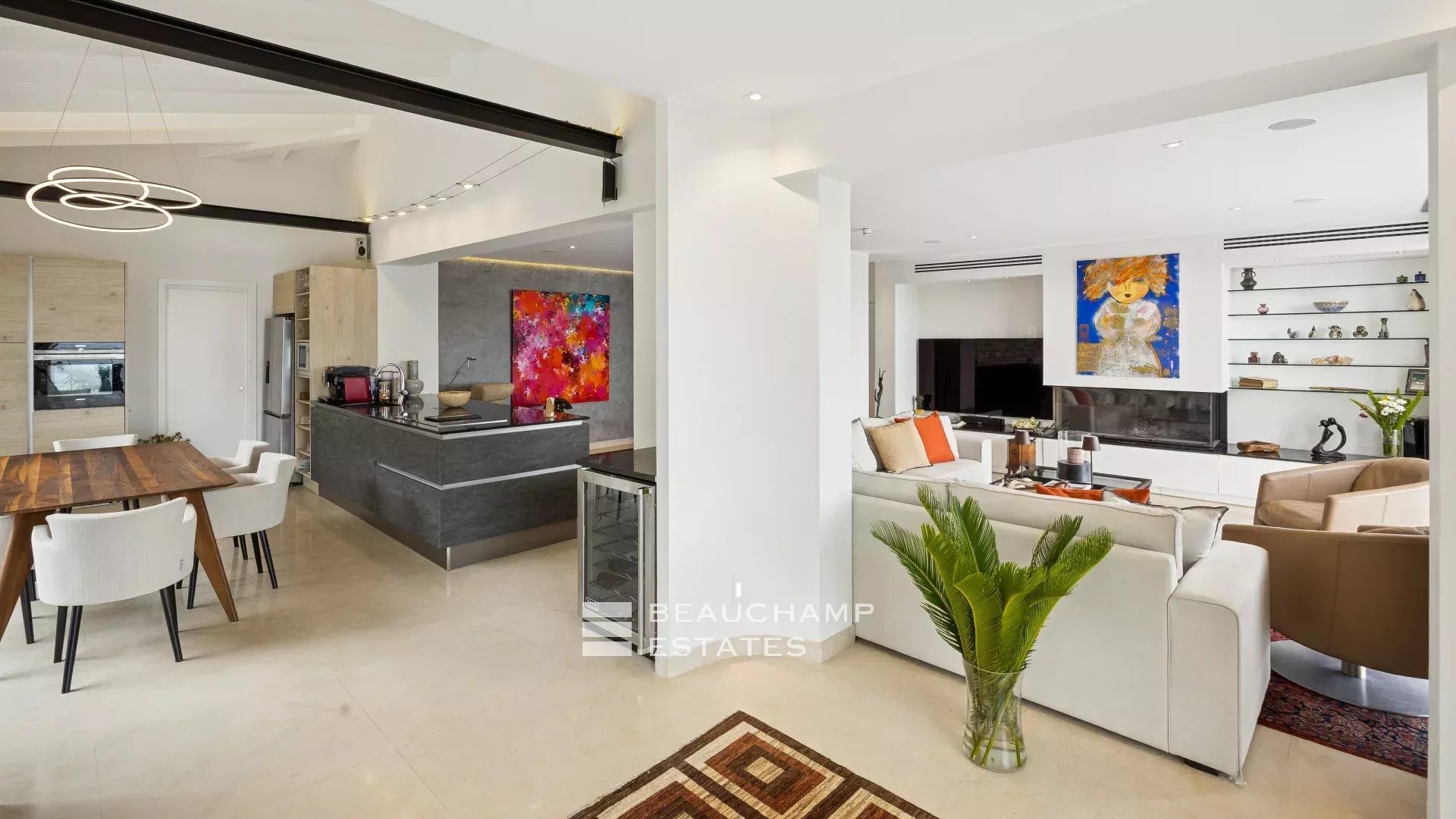 Charmante villa contemporaine de 4 chambres à Roquebrune Cap Martin Charming contemporary villa with 4 bedrooms in Roquebrune Cap Martin.