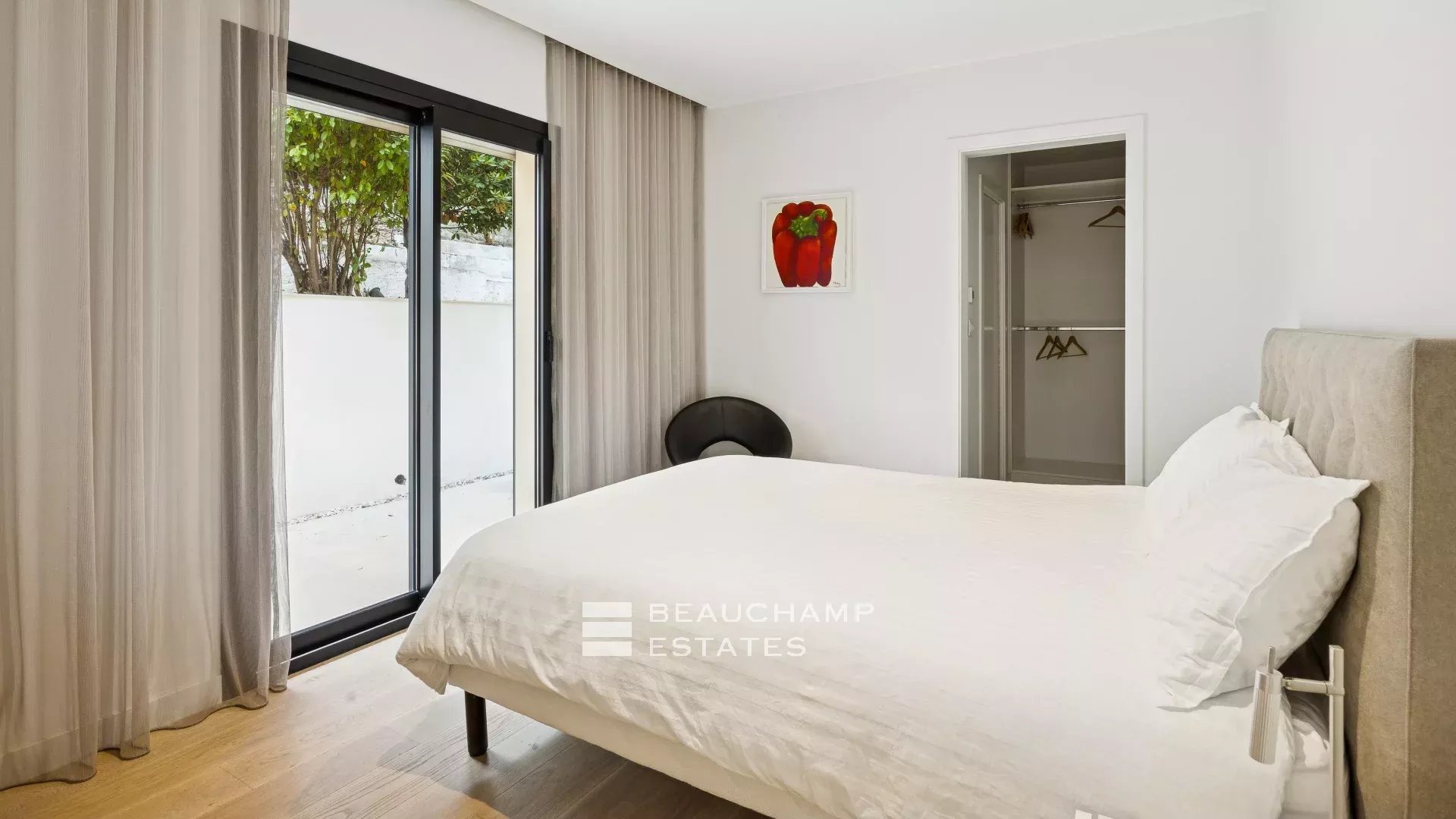 Charmante villa contemporaine de 4 chambres à Roquebrune Cap Martin Charming contemporary villa with 4 bedrooms in Roquebrune Cap Martin.