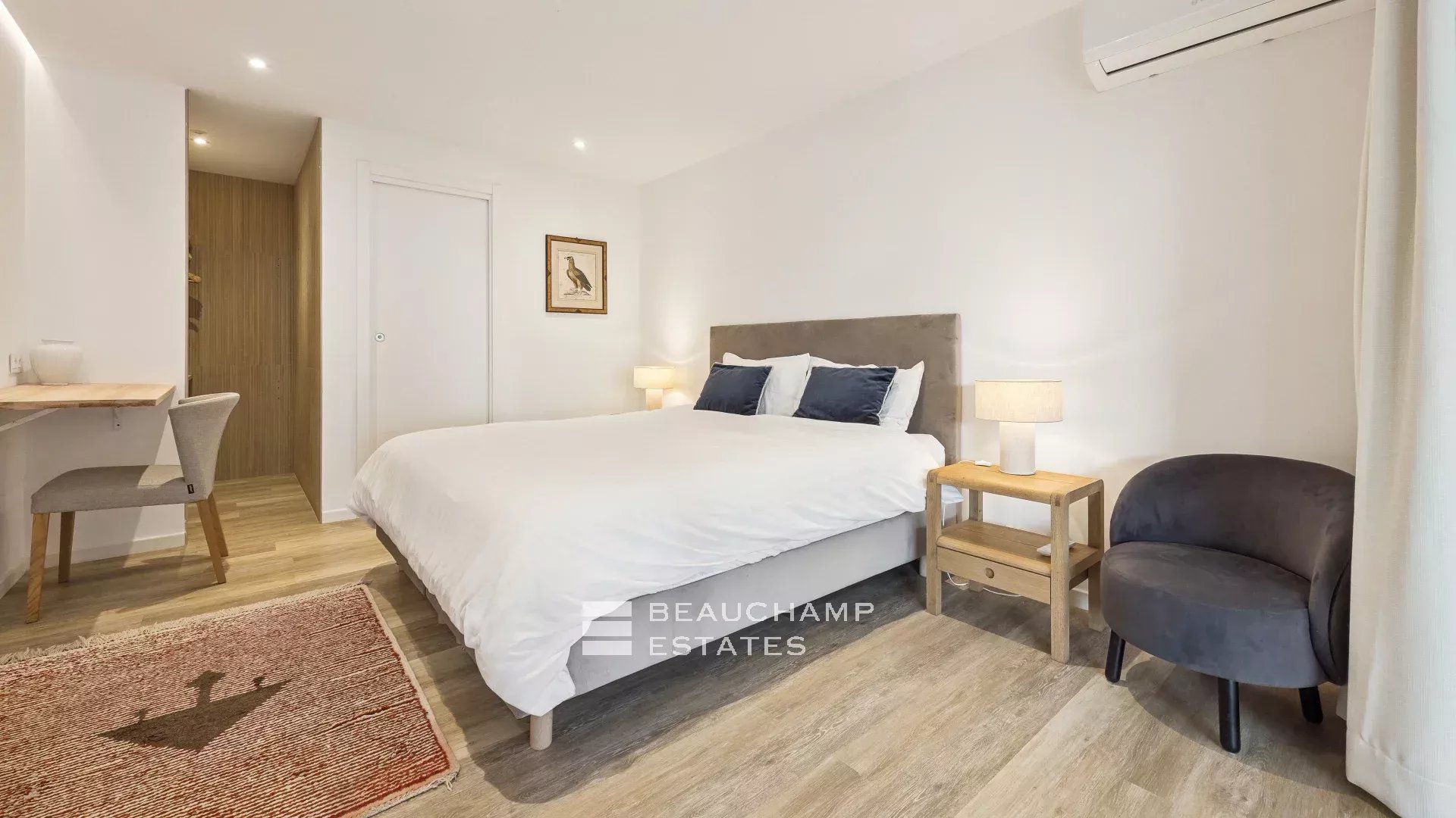 Charmante villa contemporaine de 4 chambres à Roquebrune Cap Martin Charming contemporary villa with 4 bedrooms in Roquebrune Cap Martin.