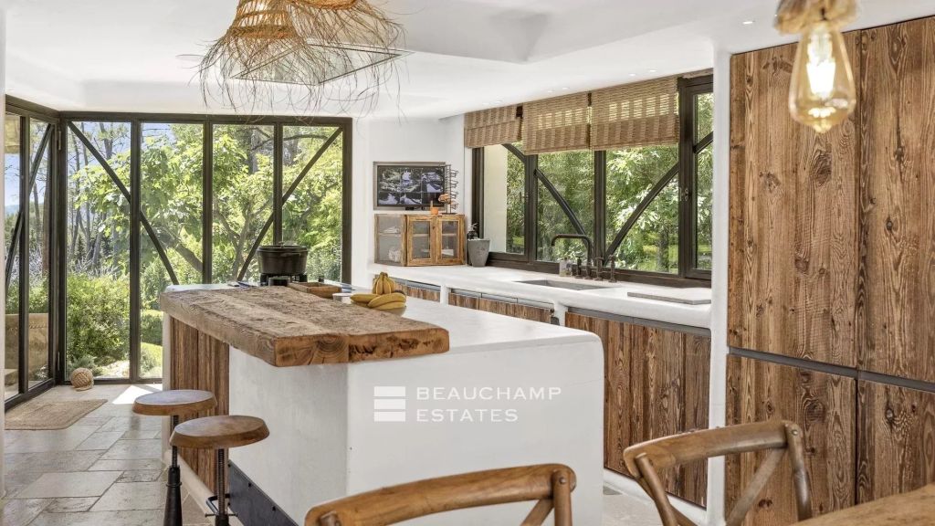 Charming property with swimming pool