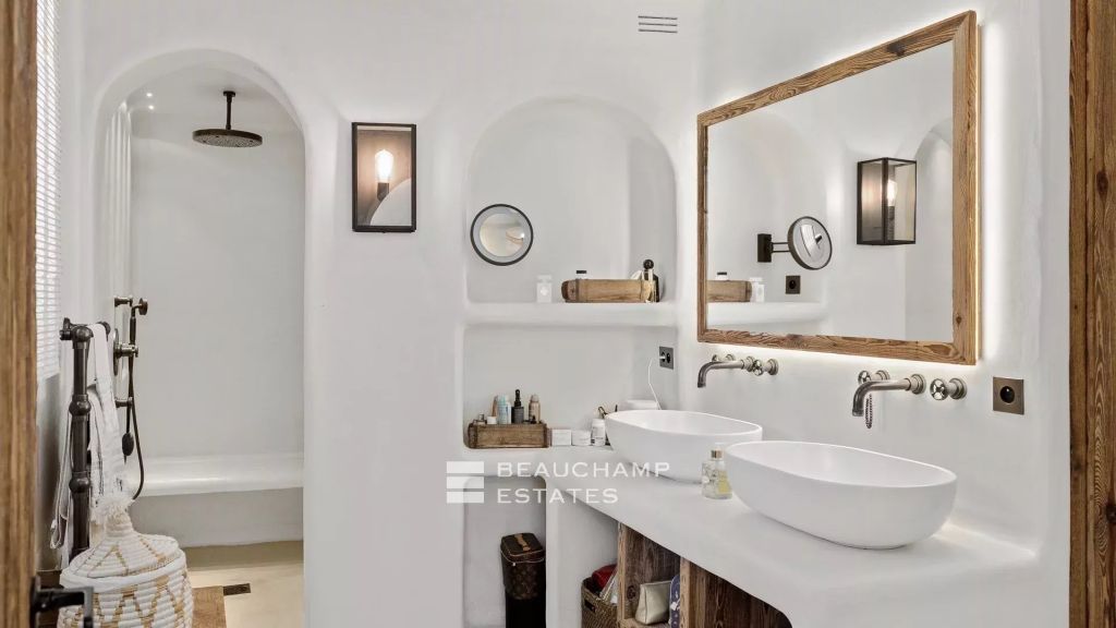 Charming property with swimming pool