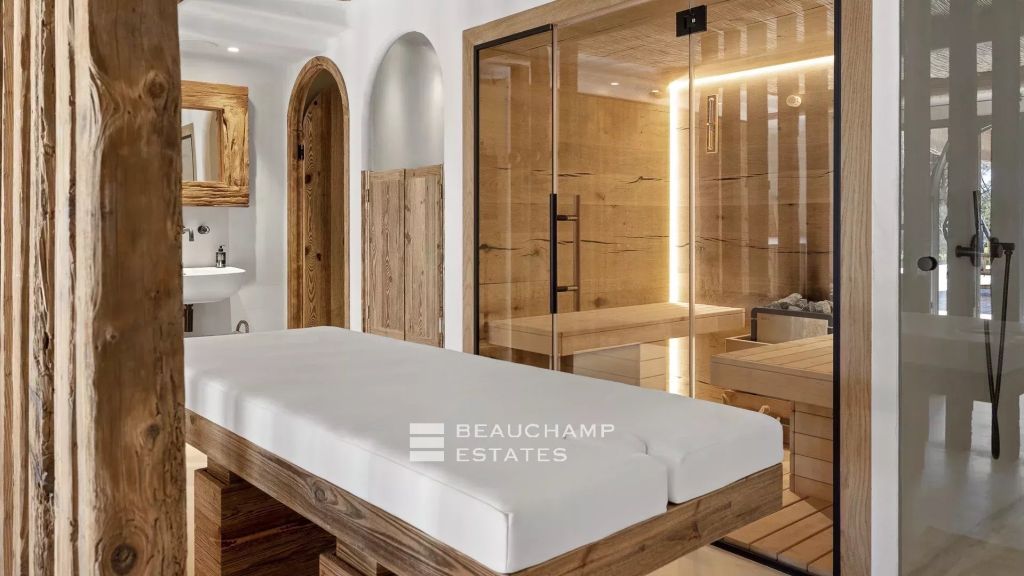 Charming property with swimming pool