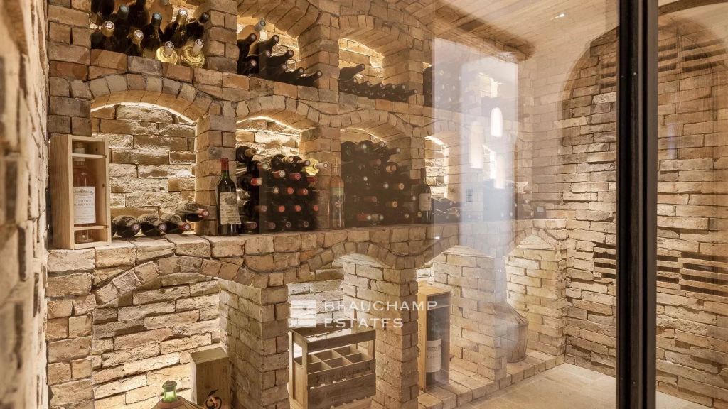 Charming property with swimming pool