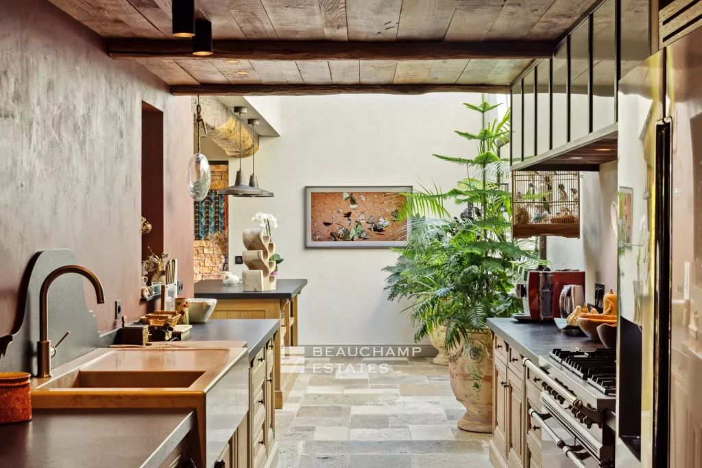 Charming property with swimming pool