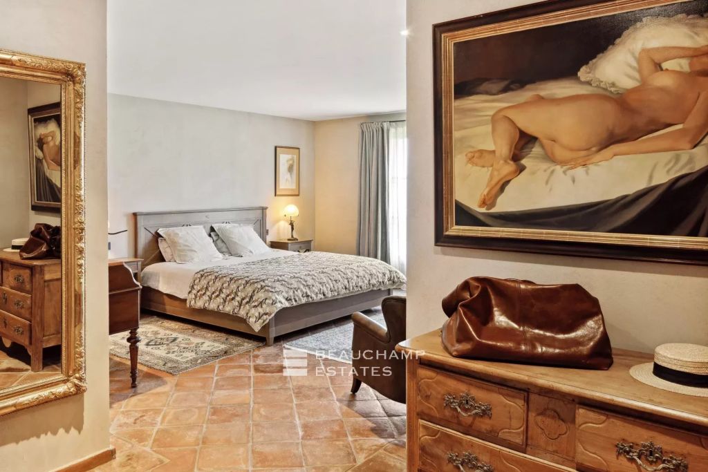 Charming property with swimming pool