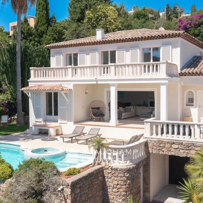Charming Renovated 3-Bedroom Villa Nestled in the Hills of Cannes