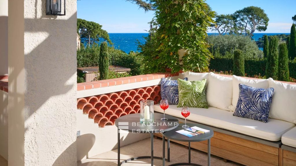 Charming villa ideally located in the heart of Cap d’Antibes, within walking distance of the beaches