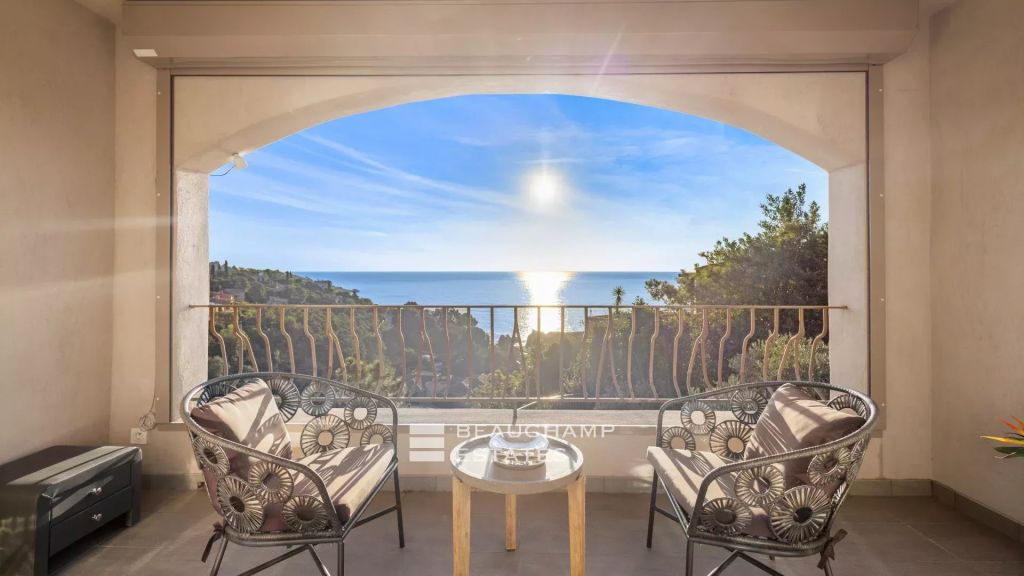 Charming Villa in Théoule-sur-Mer with sea view