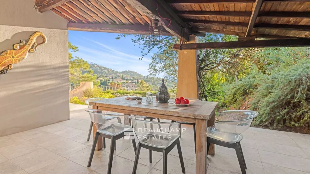 Charming Villa in Théoule-sur-Mer with sea view