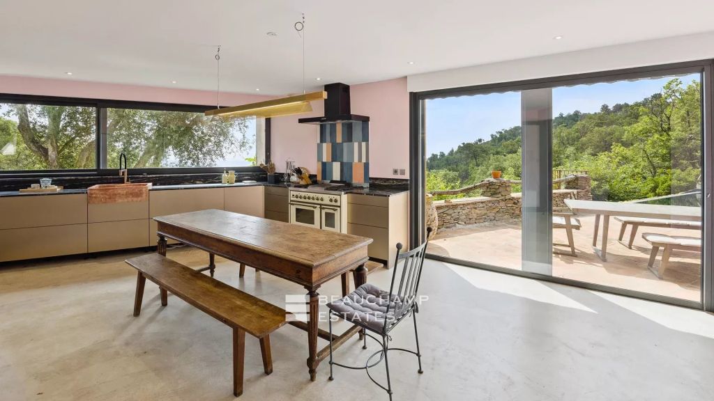 Charming villa with swimming pool and view