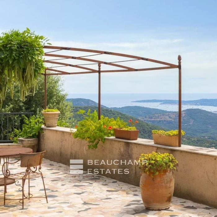 Villa de charme avec piscine et vue